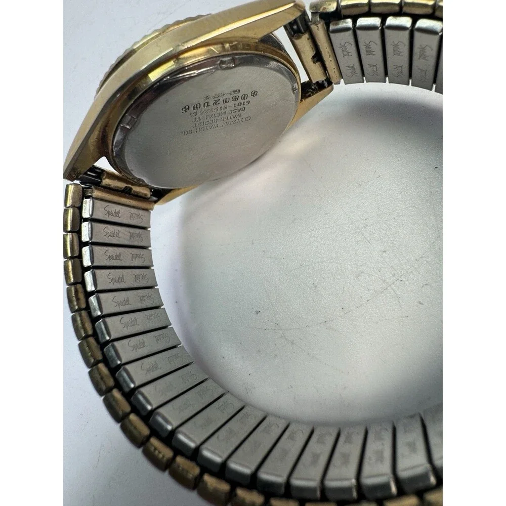 Vintage Citizen Quartz Day Date Watch 7230-081 Gold Tone Speidel Band Untested